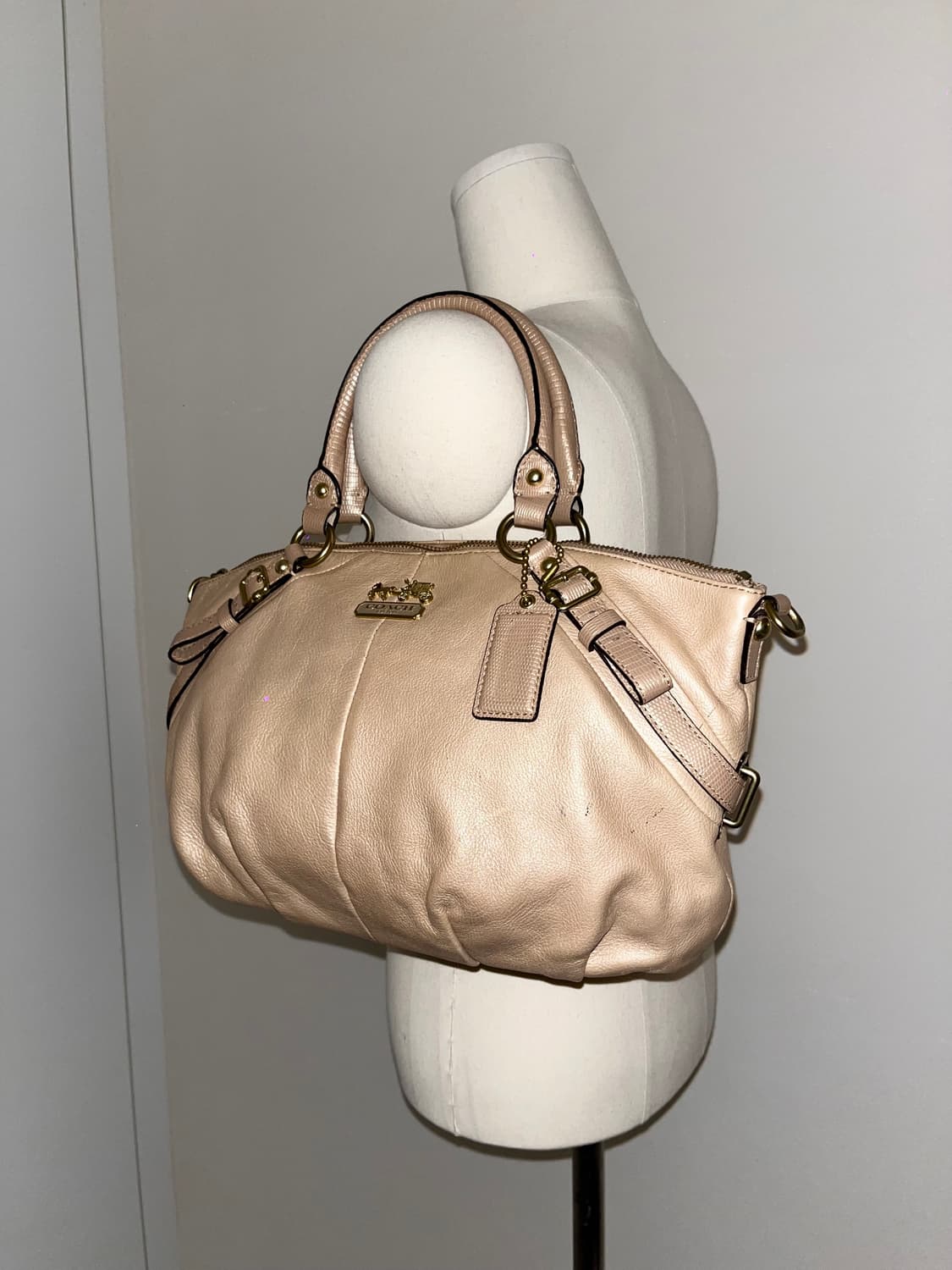 📦Coach beige pink shoulder bag 상품이미지4