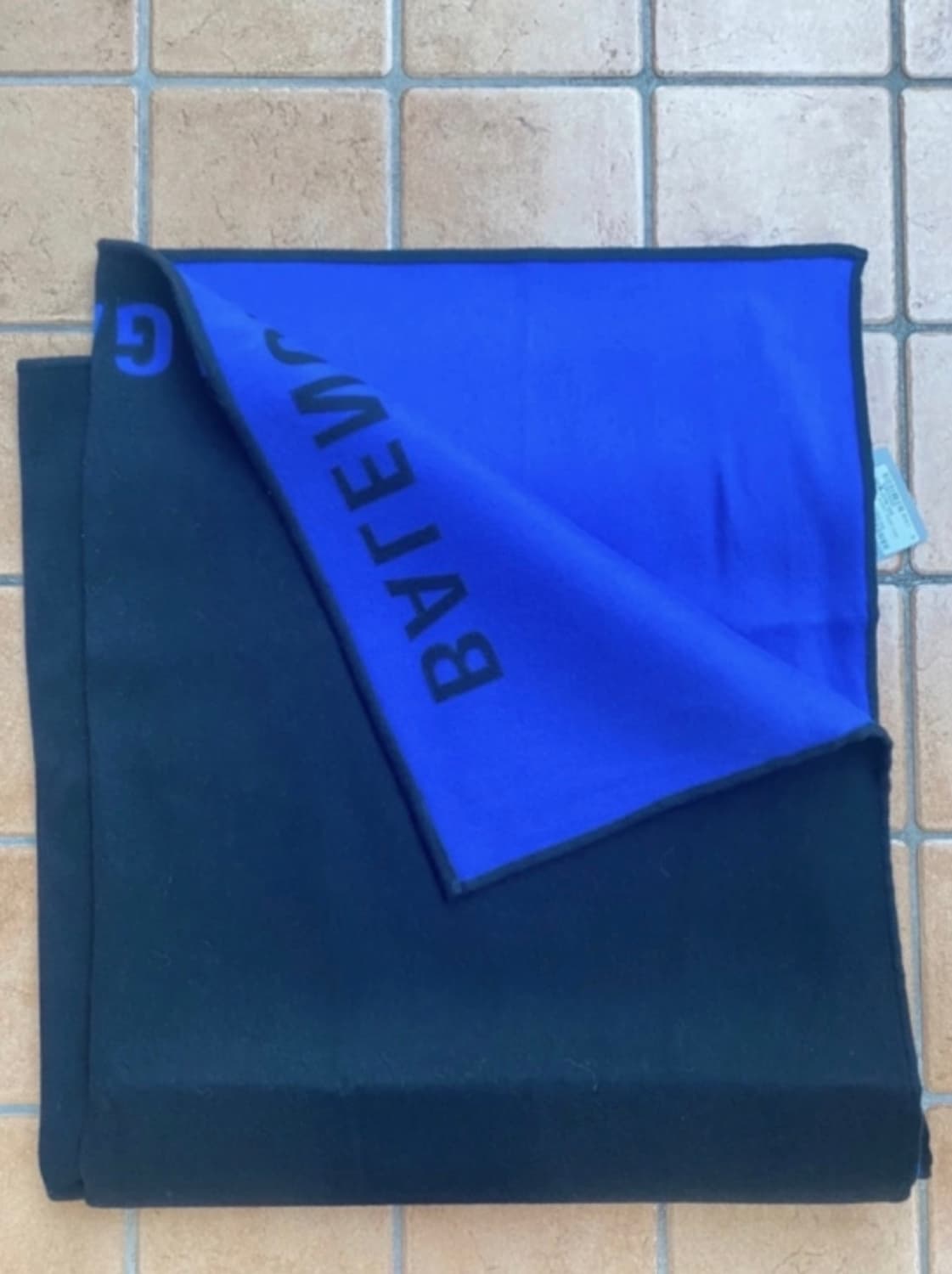 발렌시아가 양면 숄 머플러 90x185 상품이미지7