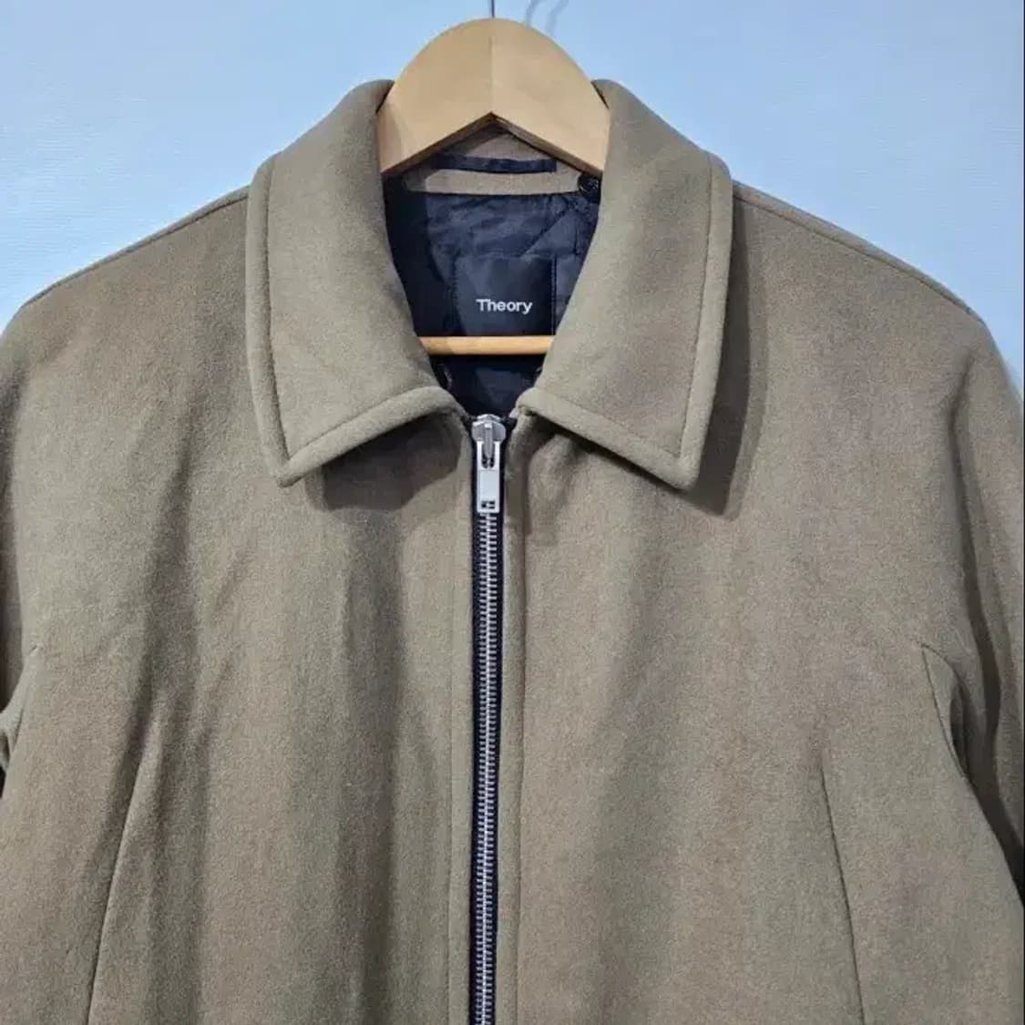 띠어리 남성 무스탕 점퍼 카키 95~100 상품이미지4