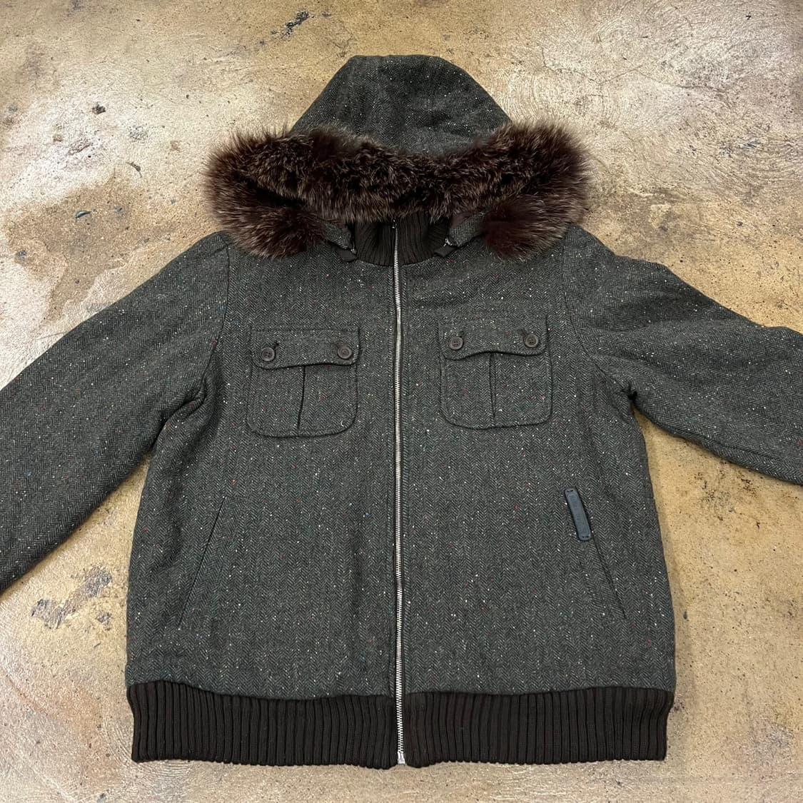 헬로키티 카키 털 숏 패딩  상품이미지3