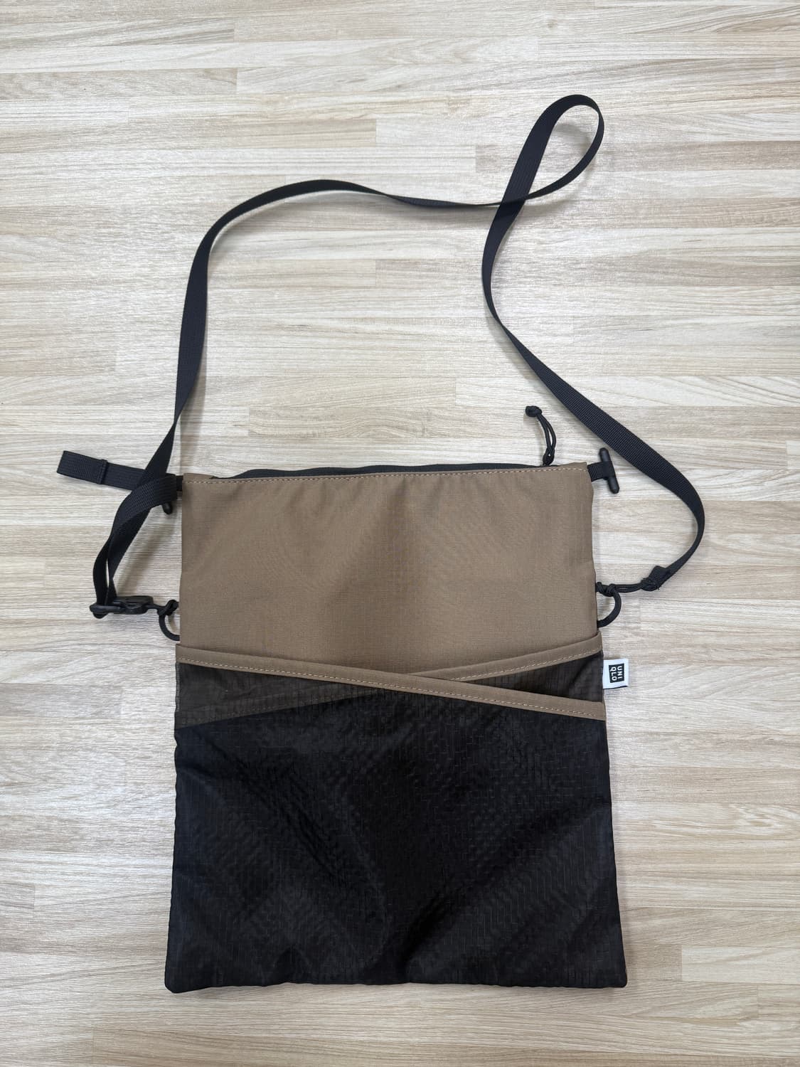 헬리녹스x유니클로 사코슈 블랙탄 팔아요 상품이미지3