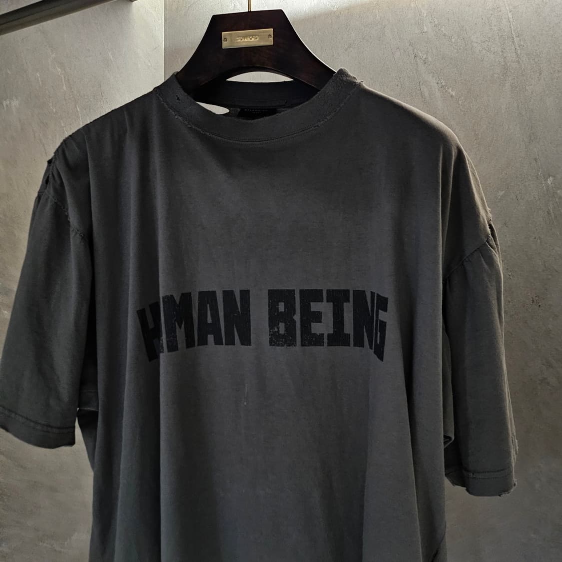 발렌시아가 워싱 휴먼비잉 반팔티셔츠 상품이미지2