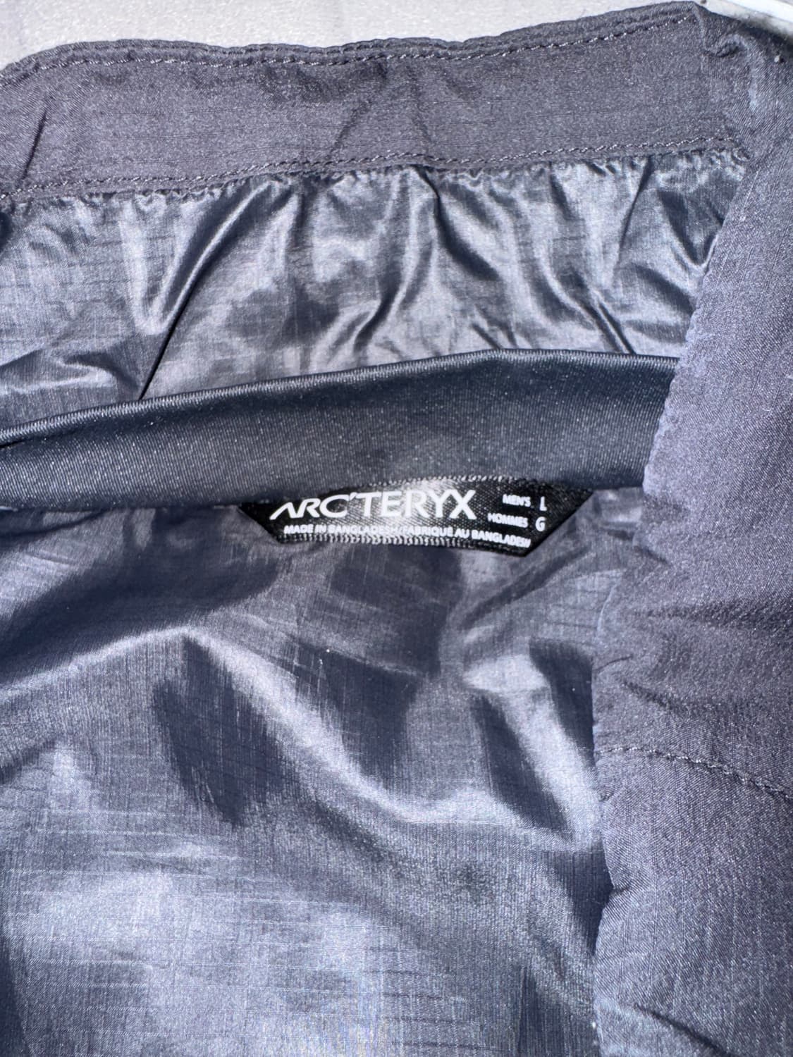 아크테릭스 아톰 lt 논후드 블랙 L 사이즈 팝니다 상품이미지3