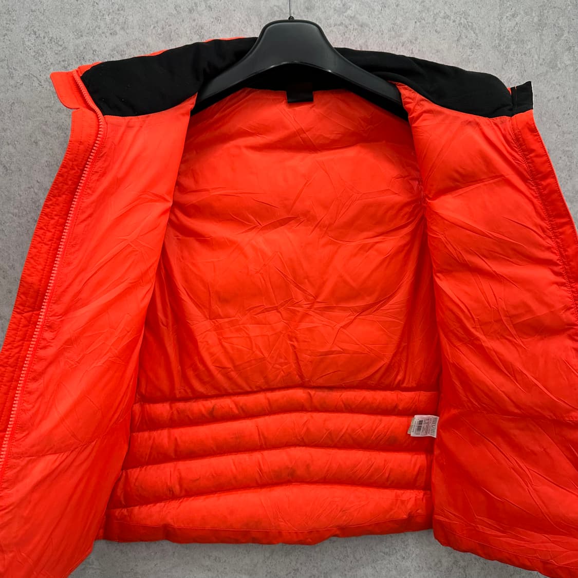 100 살로몬 네온 오렌지 여자 덕다운 패딩조끼 상품이미지3