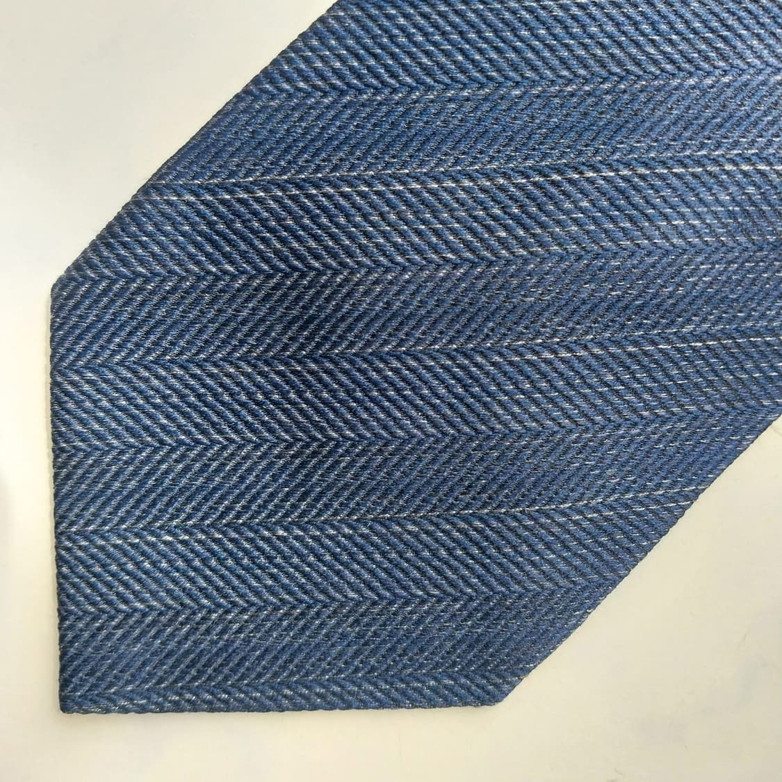 지안프랑코 페레 실크 네이비 헤링본 넥타이 9.2cm A+등급 K2571 상품이미지6