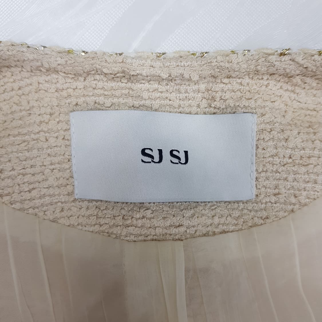 한섬 SJSJ 2025 브레이드 라인 칼라리스 자켓 76-90-155 상품이미지7