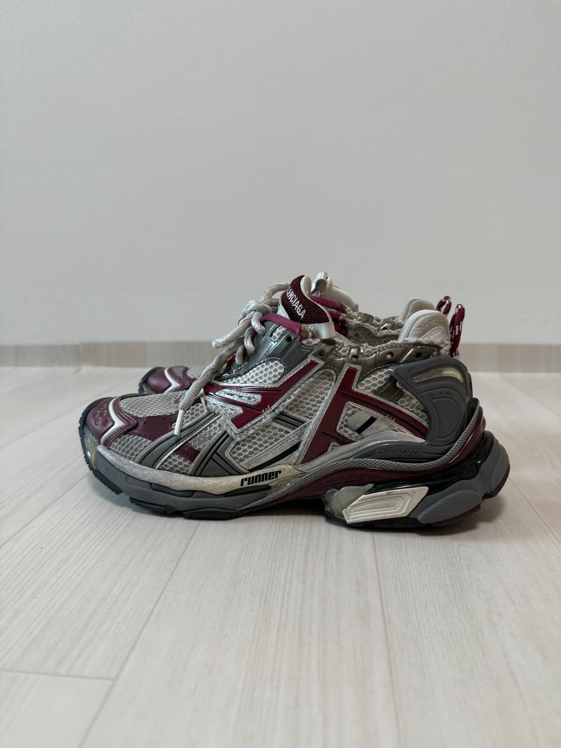 발렌시아가 뉴러너 버건디 41size 상품이미지3