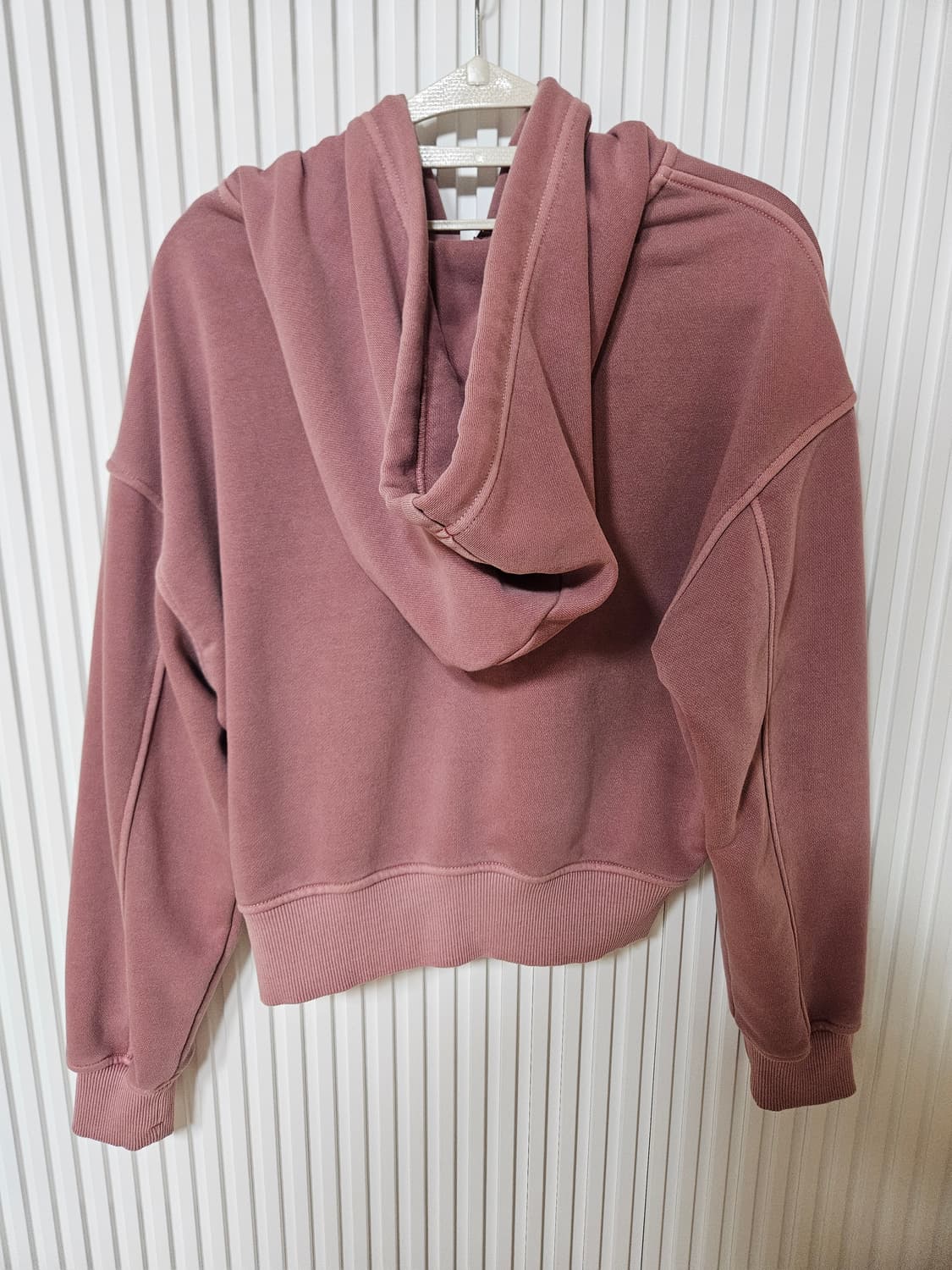 스파오 피그먼트 크롭 후드 집업 상품이미지3