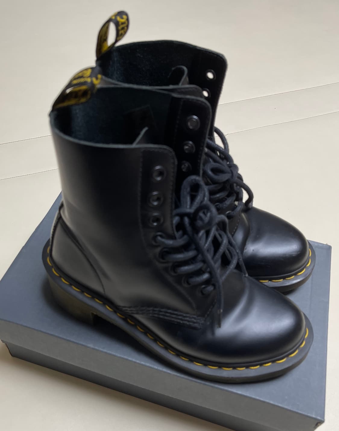 닥터마틴 1460 스무스 가죽 8홀 부츠 블랙 EU36 (230mm) 상품이미지2