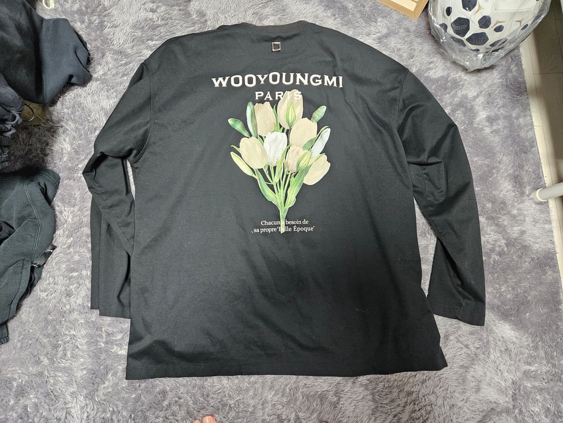 우영미 블랙 플라워 롱슬리브 티셔츠 48 상품이미지1