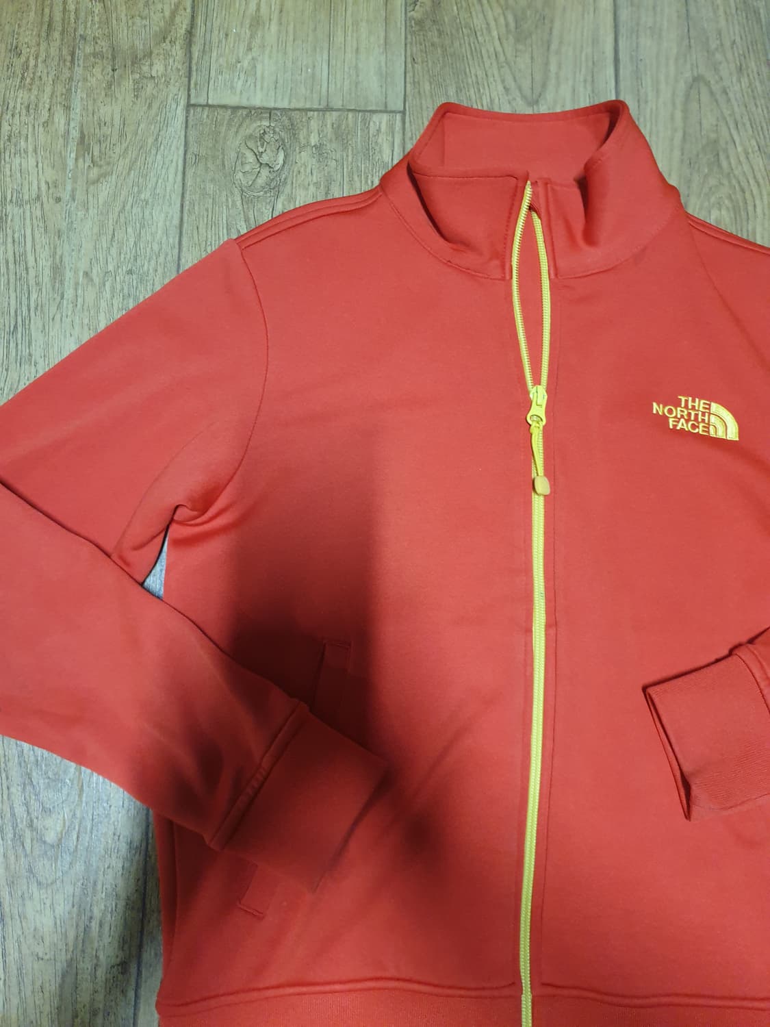 1035 노스페이스 운동복 집업 90 사이즈입니다 상품이미지4