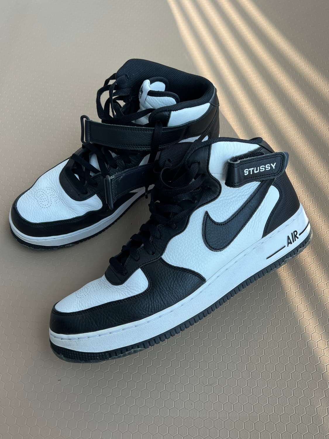 [급처] 나이키 스투시 에어포스 1 미드 310mm 상품이미지1