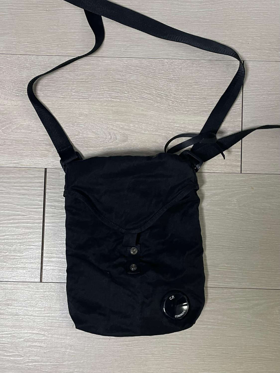 cp 컴퍼니 크로스백 상품이미지1