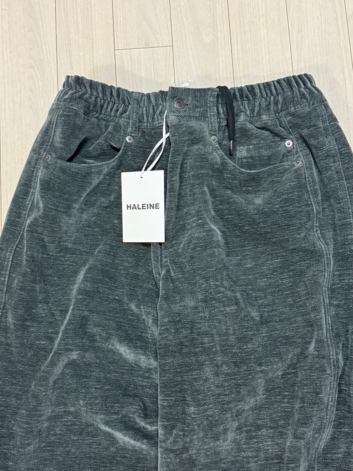 (새상품) 알렌느 드로우스트링 벨루아 팬츠 아이언 그레이 상품이미지3