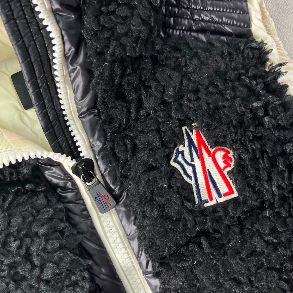 W 100 몽클레어 25FW 패딩 베스트 상품이미지2