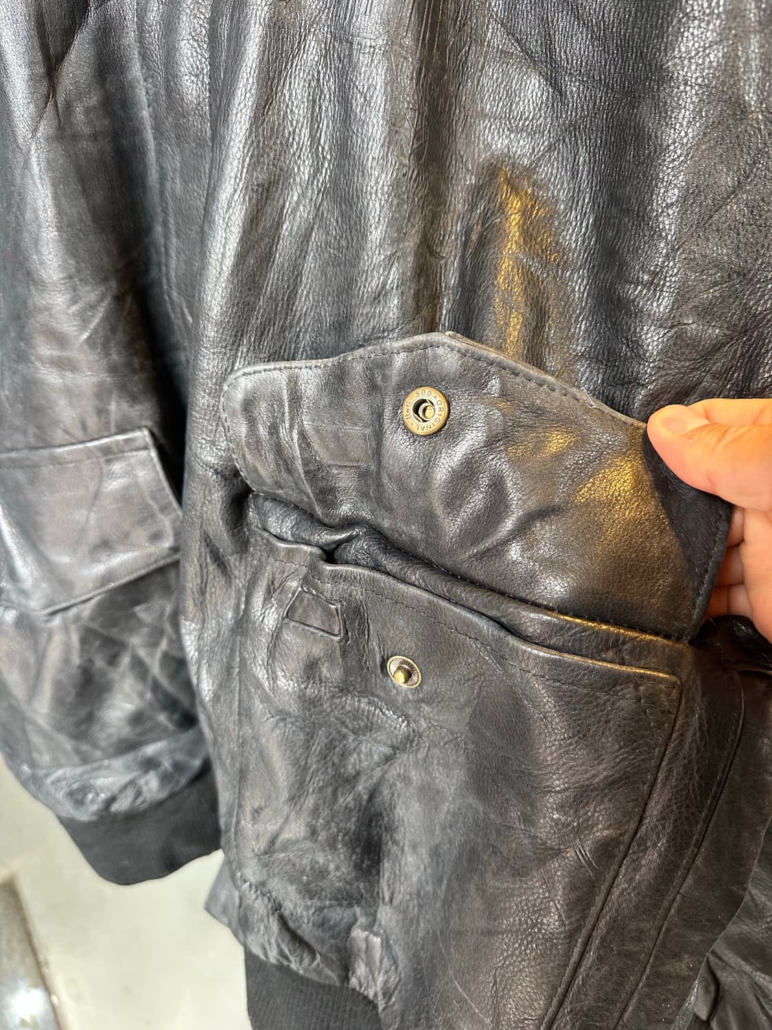 Burks Bay 헤비 리얼 레더 A-2 플라이트 자켓 상품이미지7