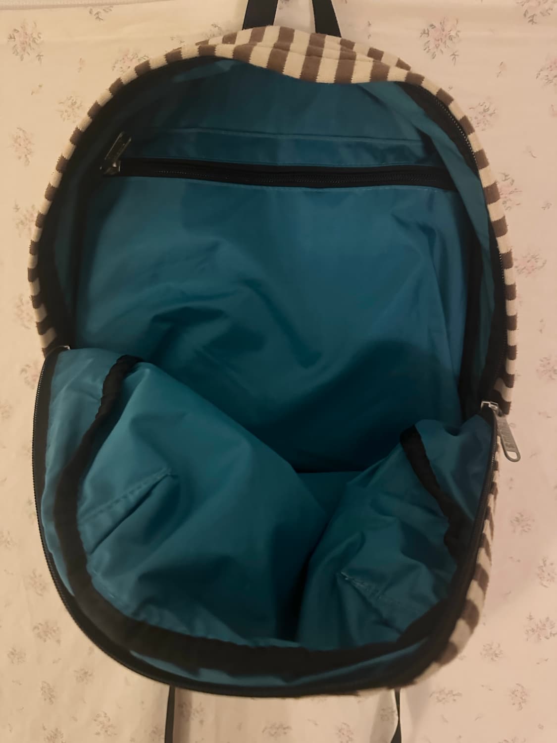 Chums 라떼 스트라이프 백팩 상품이미지4