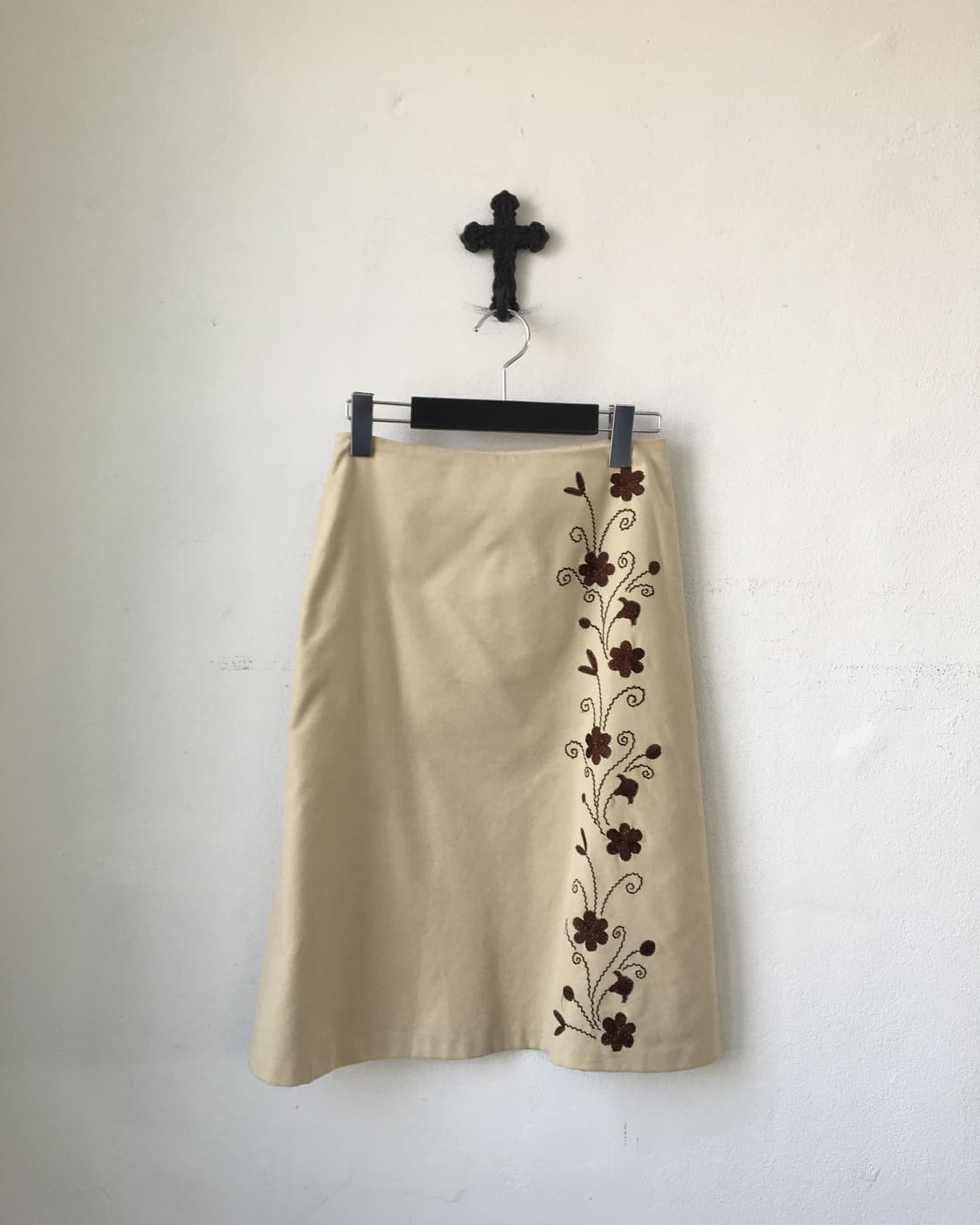 Embroidery point velour skirt 상품이미지1
