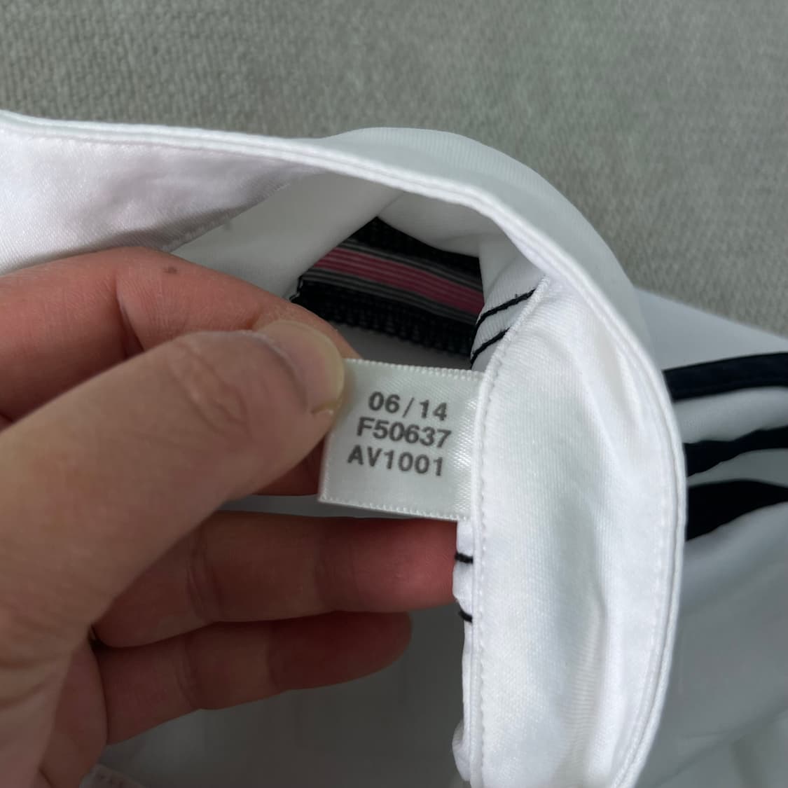 100 아디다스 레알마드리드 14-15 벤제마 마킹 홈 유니폼 상품이미지5