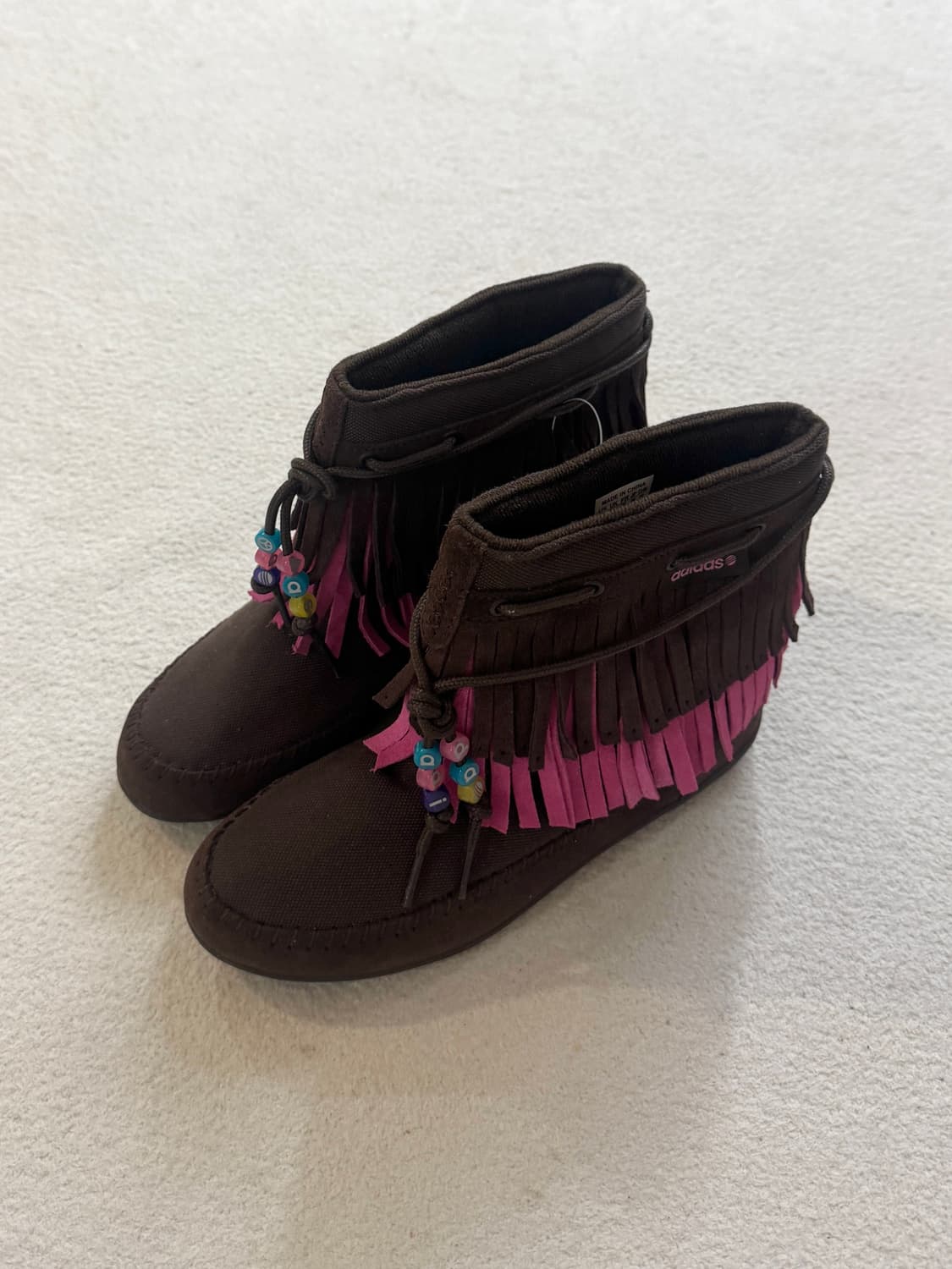 새상품 아디다스 프린지 부츠 ugg 상품이미지1