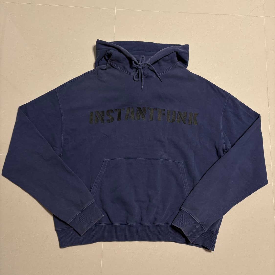 정품 인스턴트펑크 피그먼트 네이비 빅로고 오버핏 후드티 상품이미지3