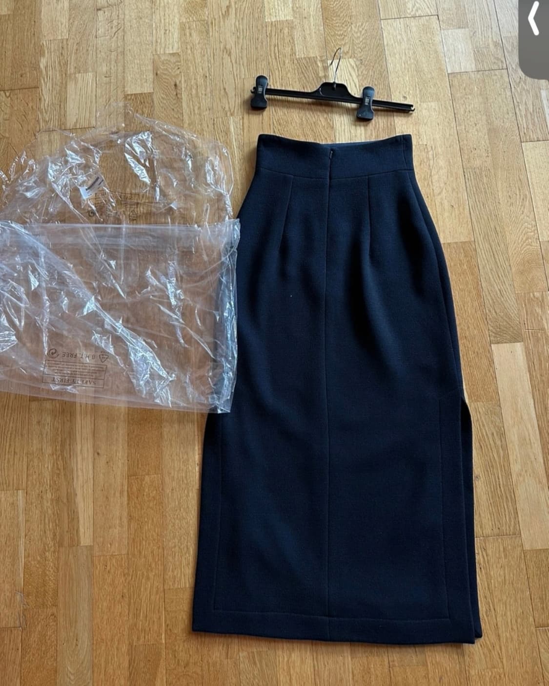 Raey 레이 하이웨스트 네이비 미디 스커트 상품이미지3