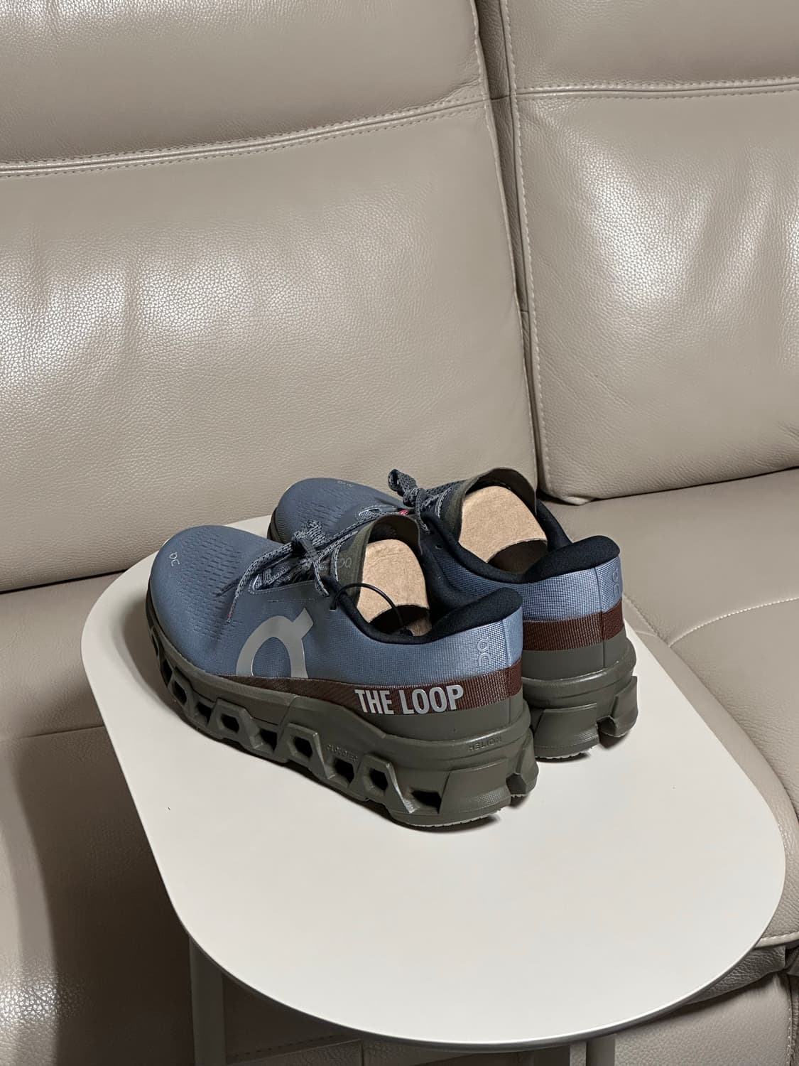 290 온러닝 클라우드 몬스터 PLEASURES 콜라보 상품이미지2