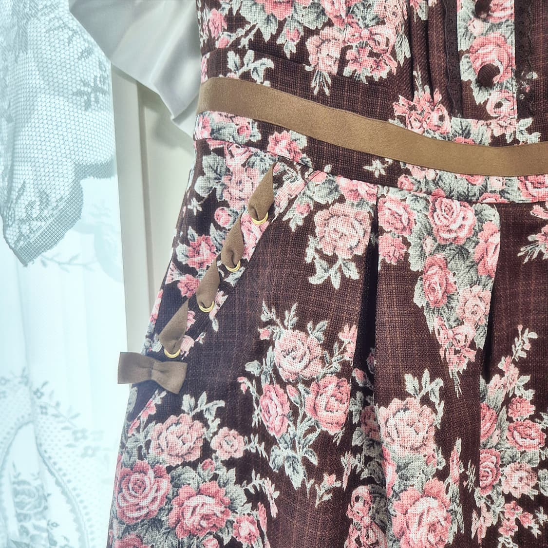 로디스포토 리즈리사깔 초코 브라운 장미 플로럴 패턴 리본 원피스 상품이미지4