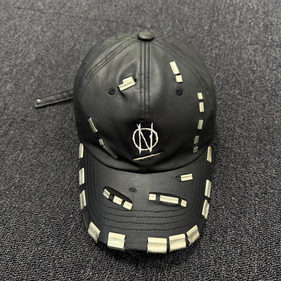 나인티나인퍼센트이즈 99%IS 메탈 볼캡 상품이미지1