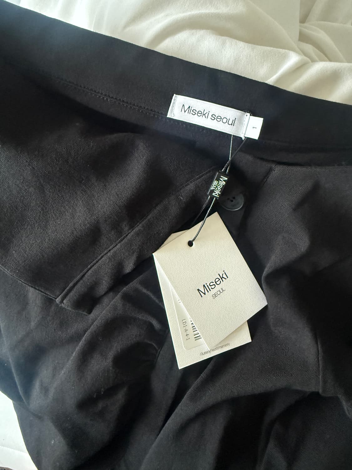 미세키서울 Folding collar shirring top BLACK  상품이미지3