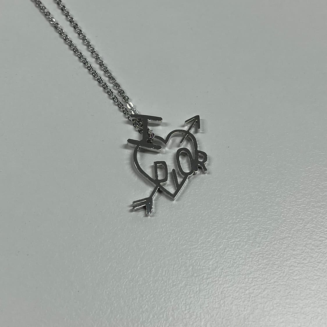 디올 하트 애로우 목걸이 상품이미지3
