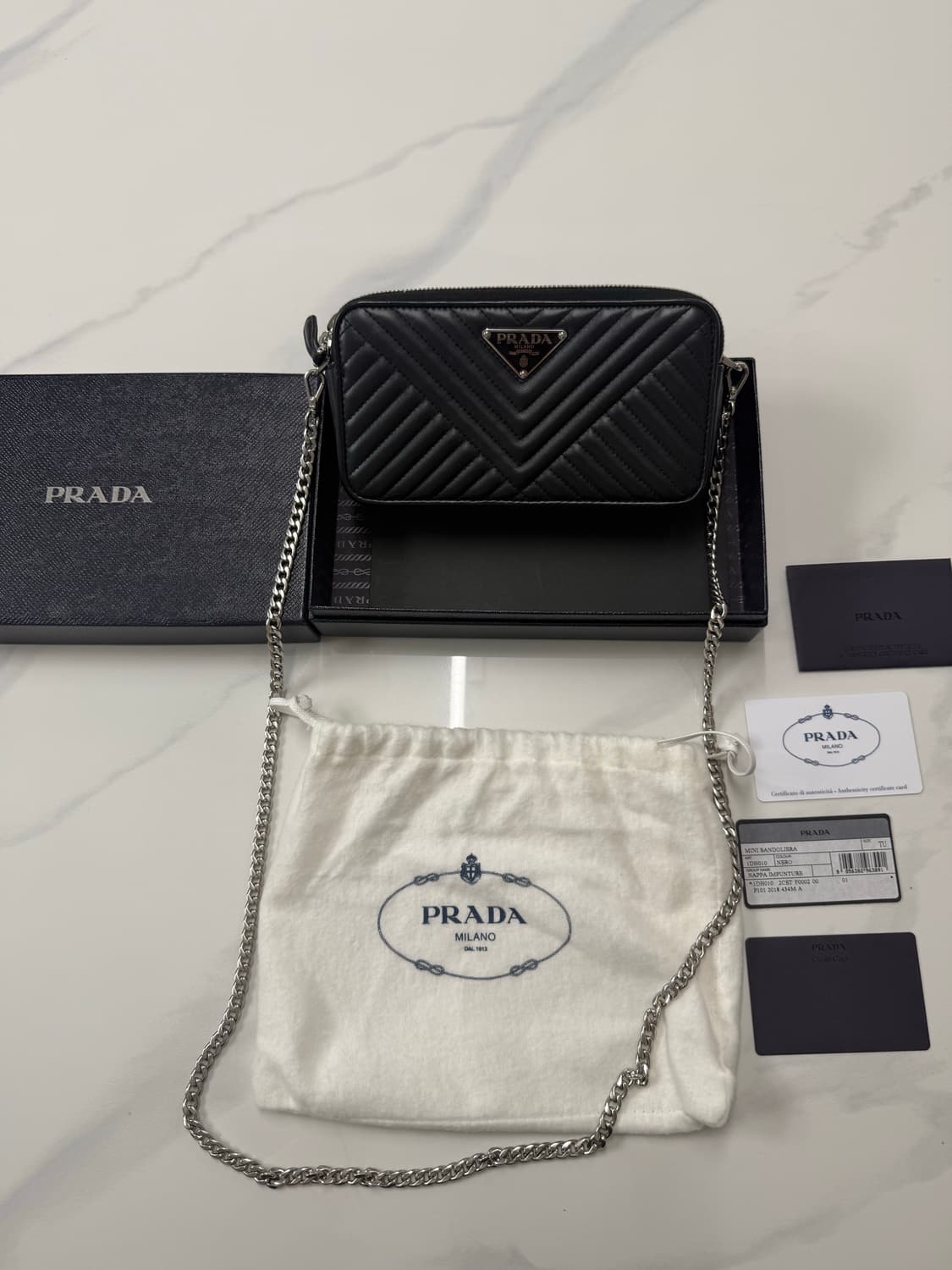 프라다 다이어그램 크로스백(정품) 상품이미지2