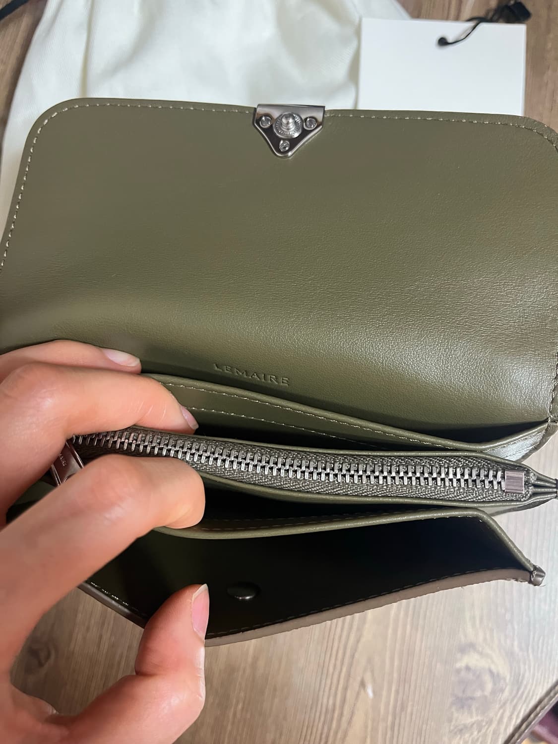 르메르 소프트탭 월렛 벨벳모스 상품이미지8