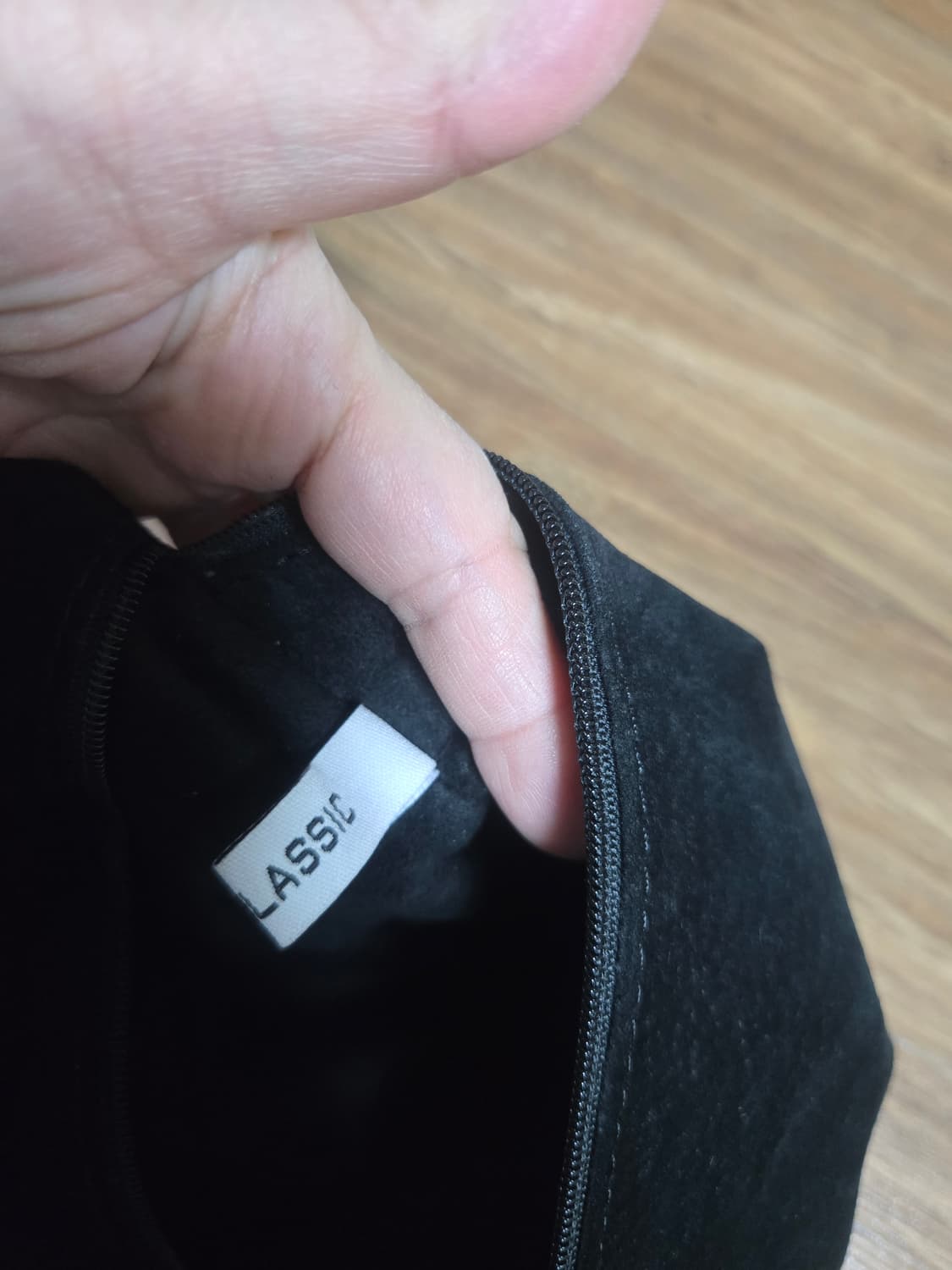 Low Classic 블랙 벨벳 클러치 / 크로스백 상품이미지5