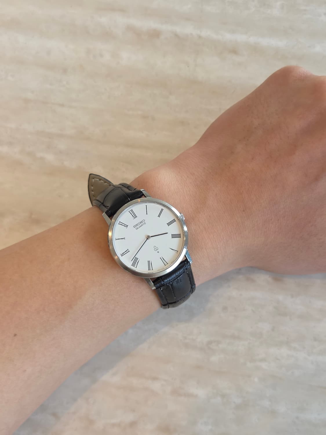 70s 빈티지 세이코 4130 라운드 프레임 쿼츠 시계 상품이미지2