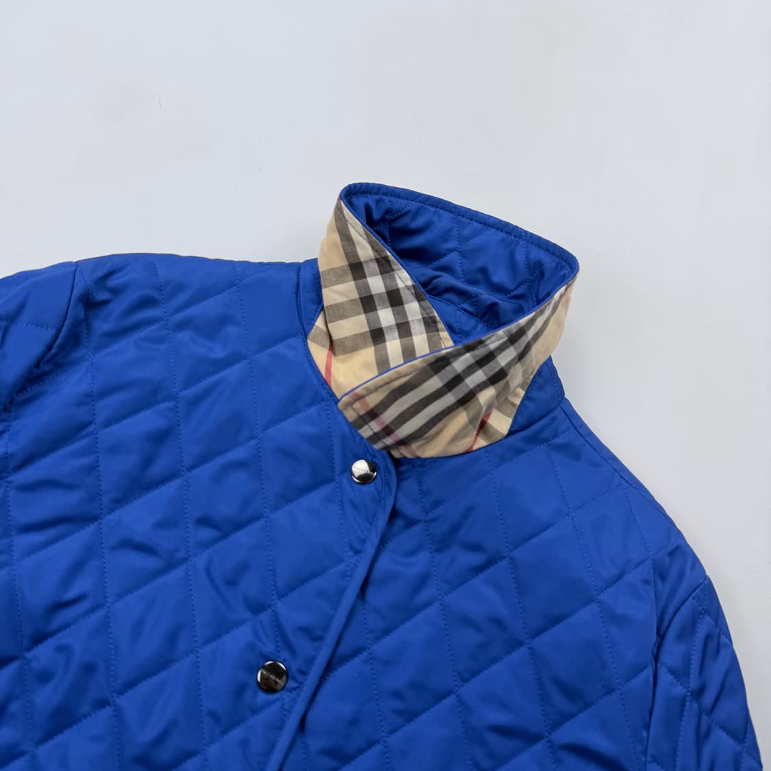 버버리 다이아몬드 퀼팅자켓 블루 상품이미지3