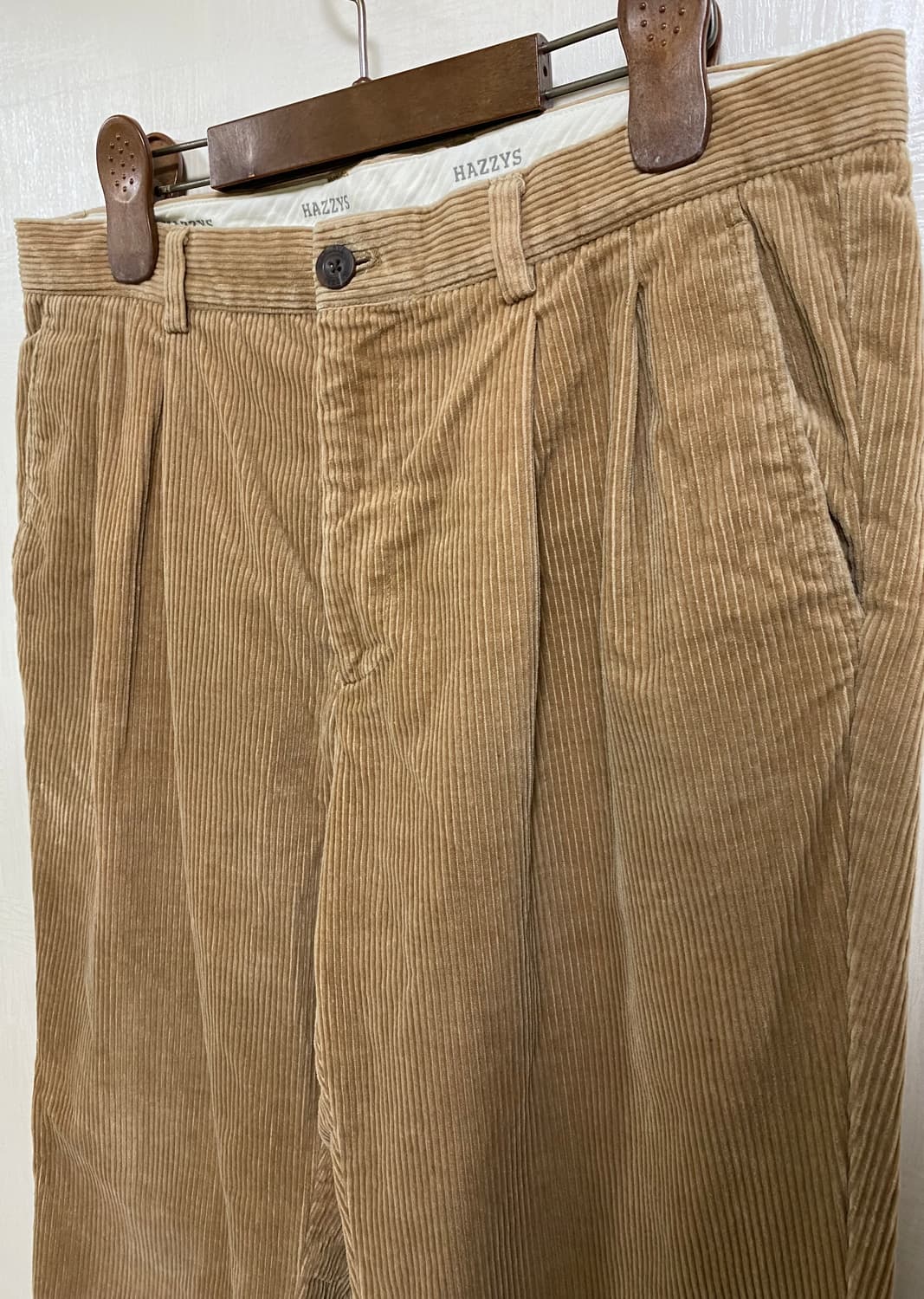 헤지스 Hazzys / 코듀로이 골덴 브라운 투턱 팬츠 / 86 상품이미지4