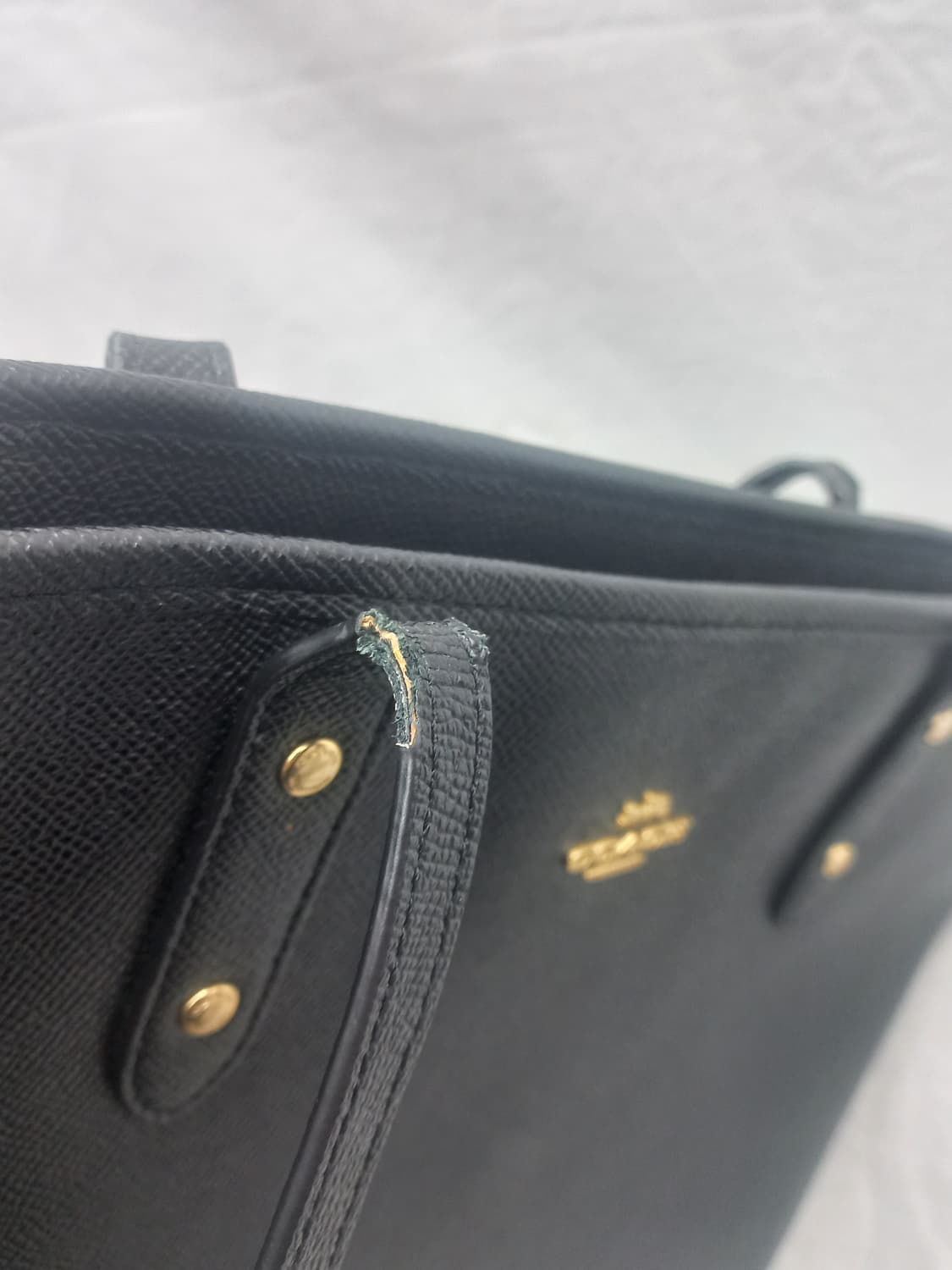 코치 블랙 가죽 숄더백 상품이미지5