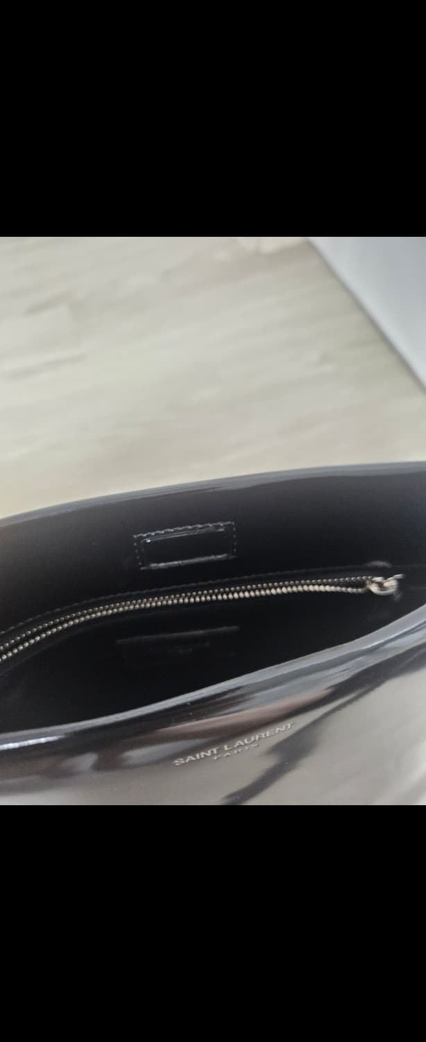 [미착용/새제품] 생로랑 수잔 리지드 숄더백(로제착용) 상품이미지4