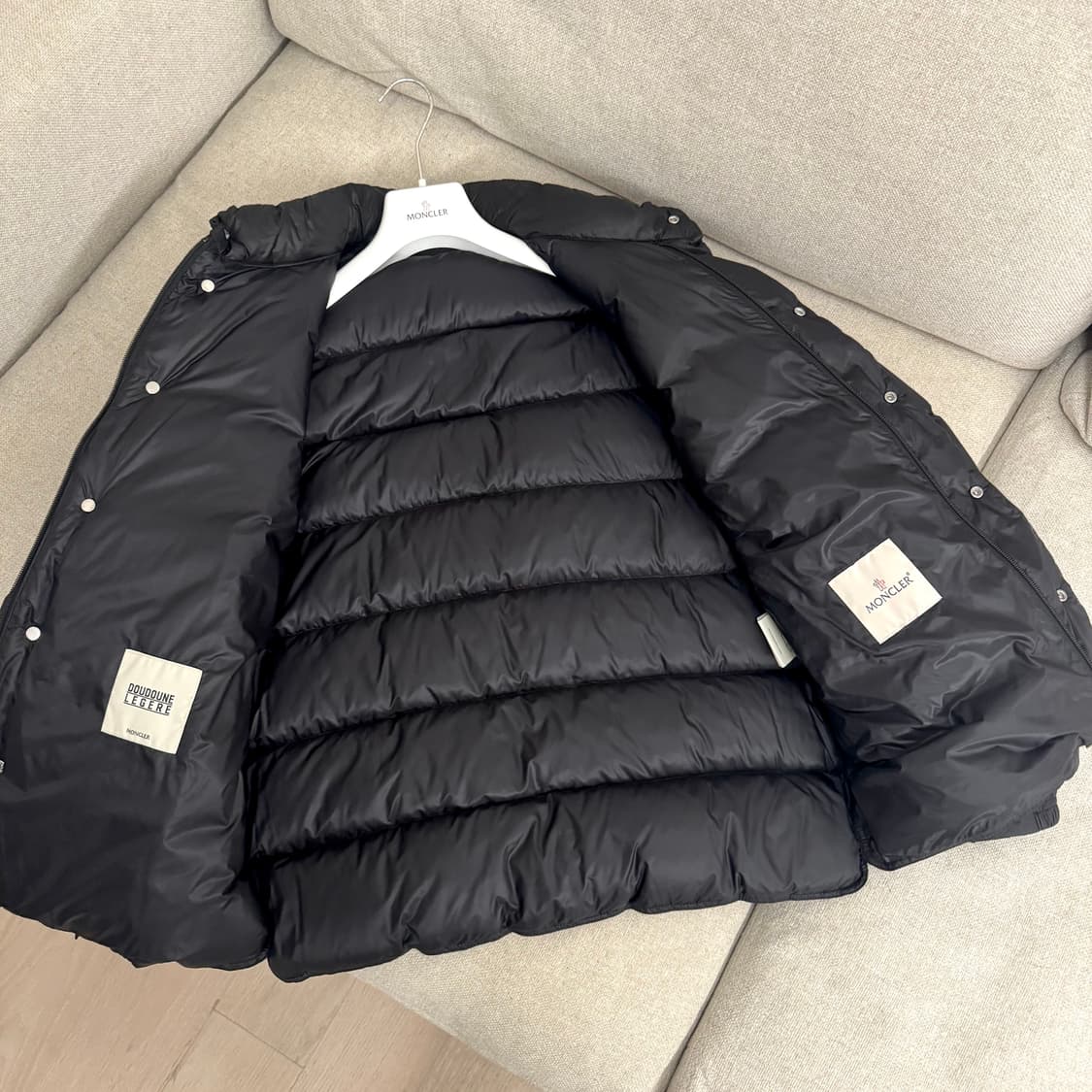 몽클레어 경량패딩 피리악 3isze 풀구성 상품이미지2