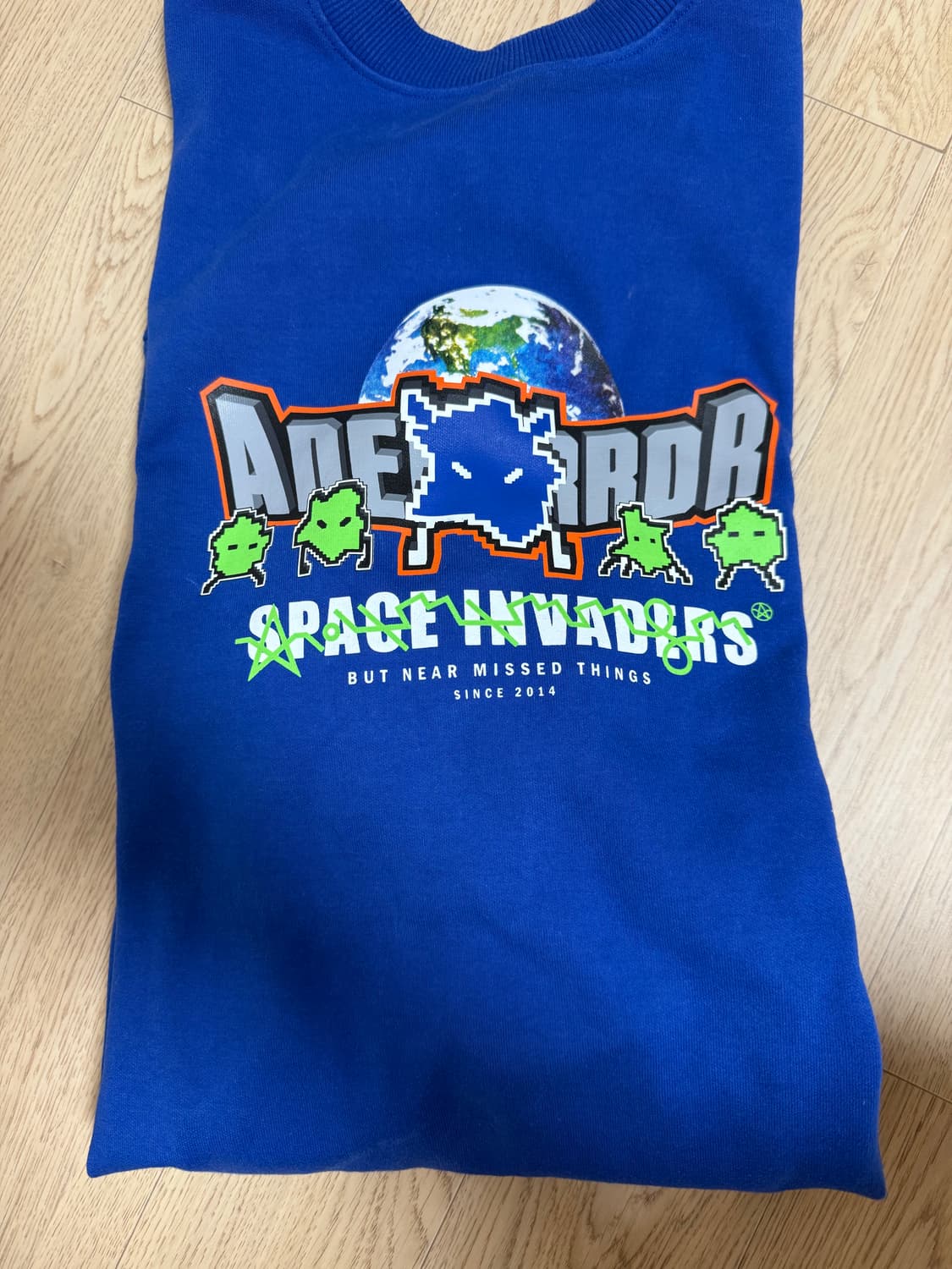 아더에러 인베이더 맨투맨 블루 A2 상품이미지1