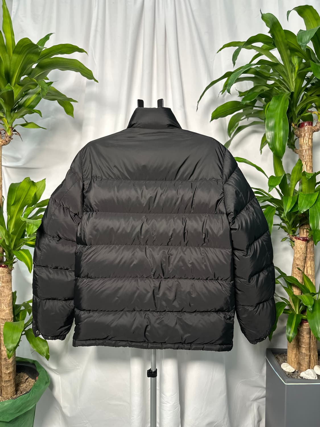 프라다 트라이앵글 다운패딩 52 상품이미지4