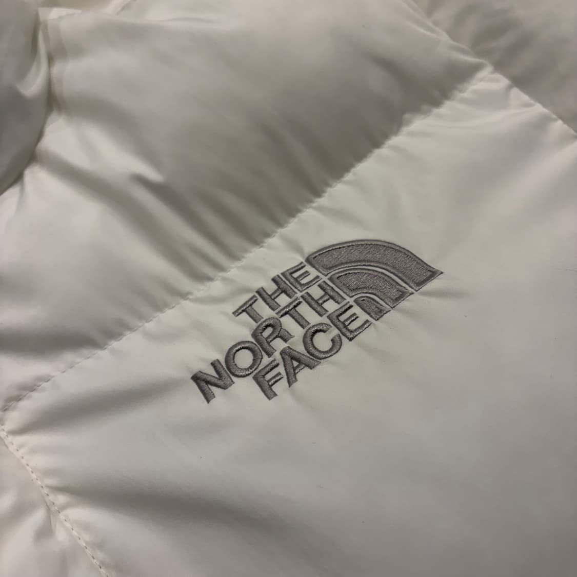 [S] 노스페이스 화이트라벨 온볼 리버트 구스다운 숏 패딩 B950 상품이미지4
