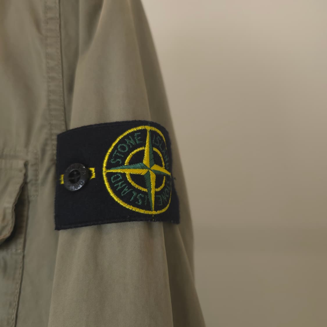 [중고/정품] 스톤아일랜드 오버셔츠 카키 상품이미지2