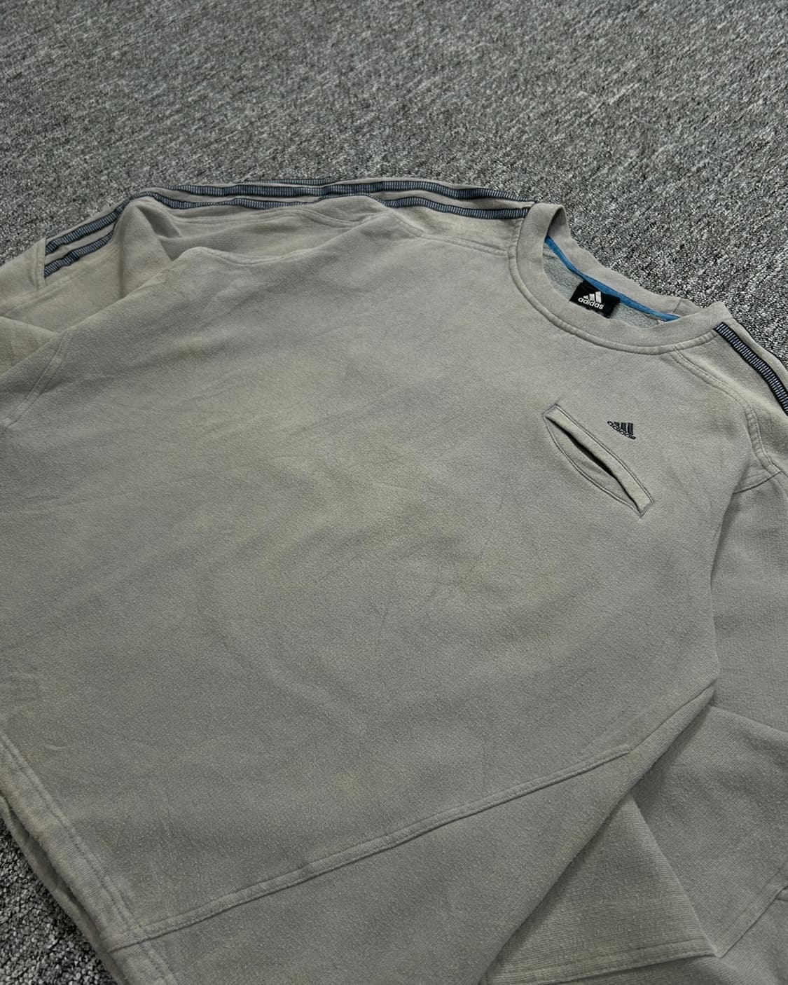 아디다스 00‘s 그레이 맨투맨  상품이미지3