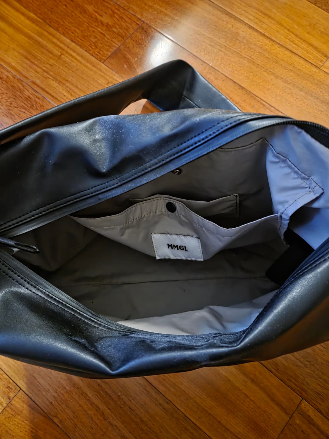 MMGL 블랙 가죽 숄더백 상품이미지3