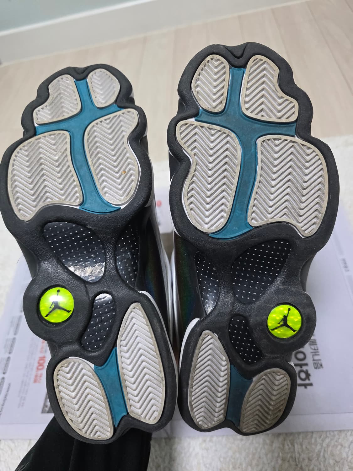 조던 13 레트로 바론스 홀로그램 판매합니다. 상품이미지8