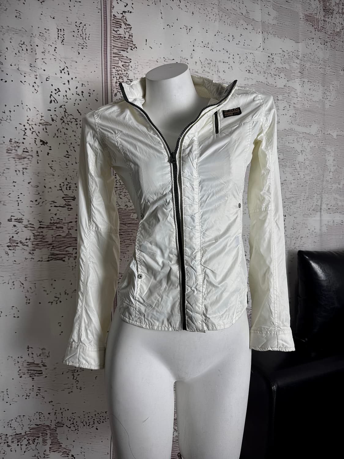 Slim-Fit Zip-Up Jacket 상품이미지1