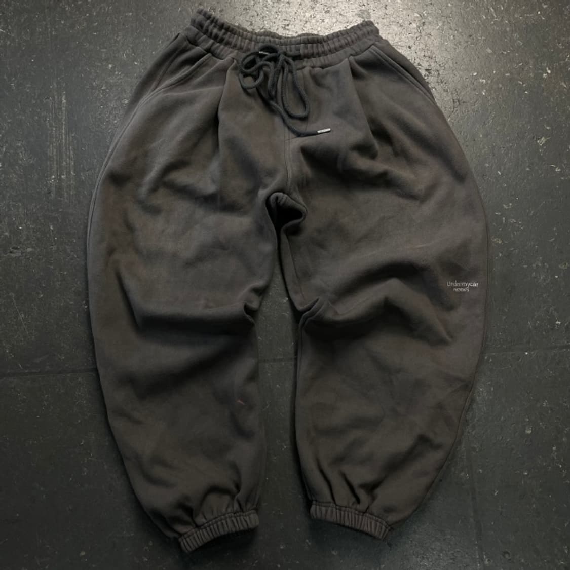 100 언더아미카 무 03 스웻팬츠 상품이미지1