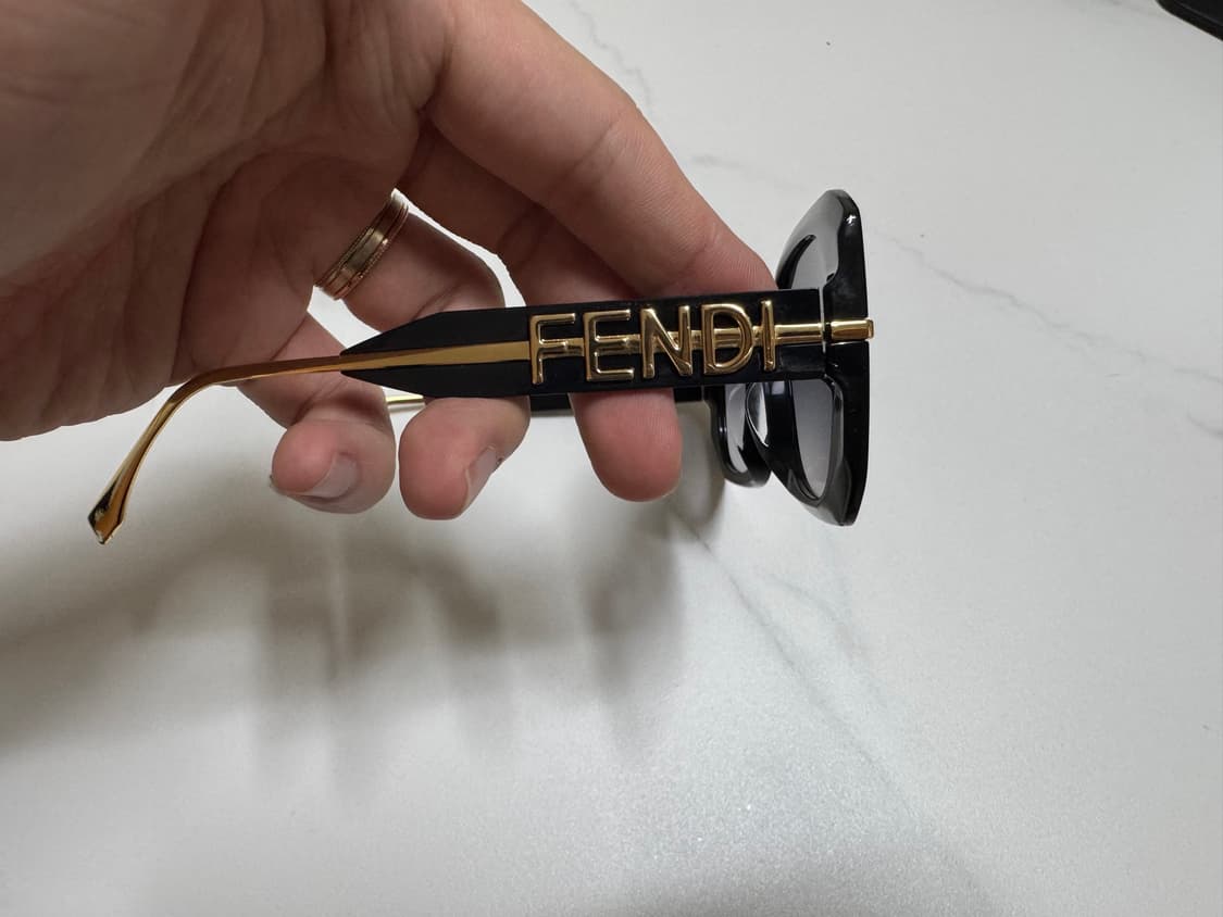 펜디 FE40065F 블랙 선글라스 상품이미지4